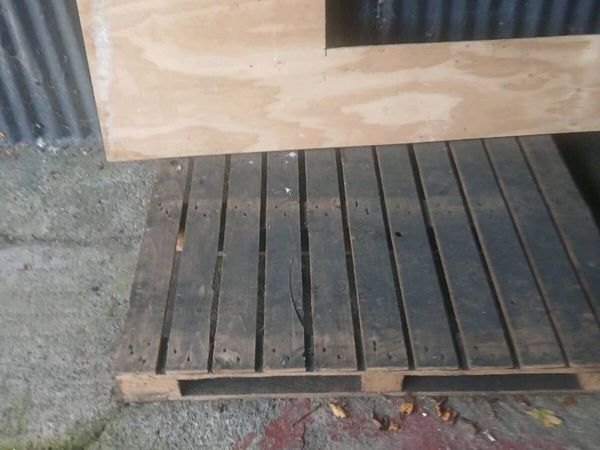 Wooden pallets - Main image