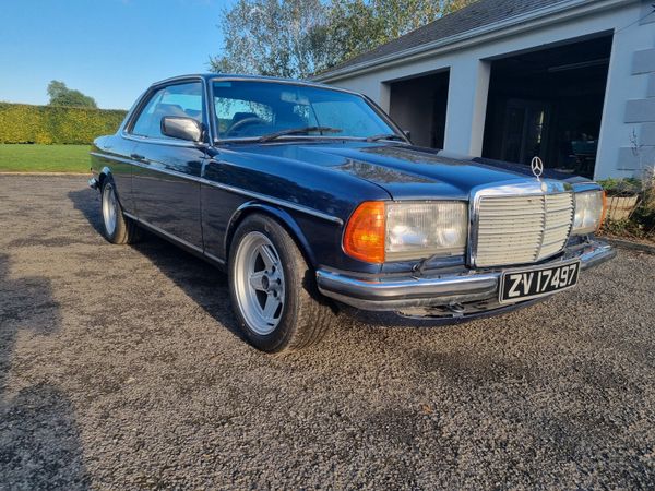 Mercedes-Benz 280 ce AMG ENGINE - Main image