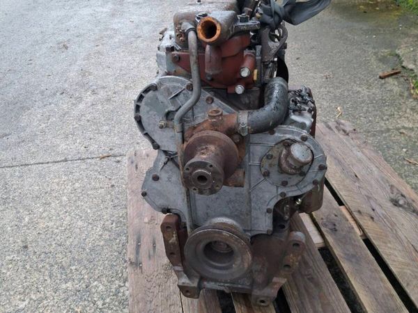 Massey ferguson 135 engine - Main image