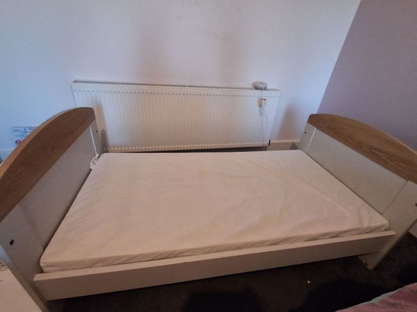 Convertible Baby Cot / Toddler Bed – mattress inc - Main image