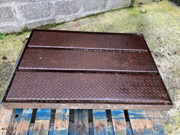 Slat Manhole Cover - Main image