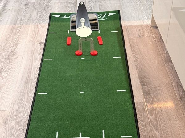 Golf Equipment. Golf mat & accessories - Main image