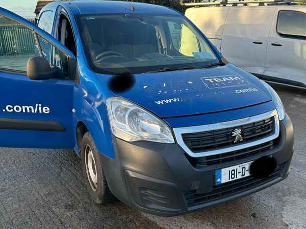 2018 Peugeot Partner - Main image