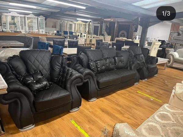 CouBlack 3 & 2 Seater Sofa Suite – Excellent Conch - Main image