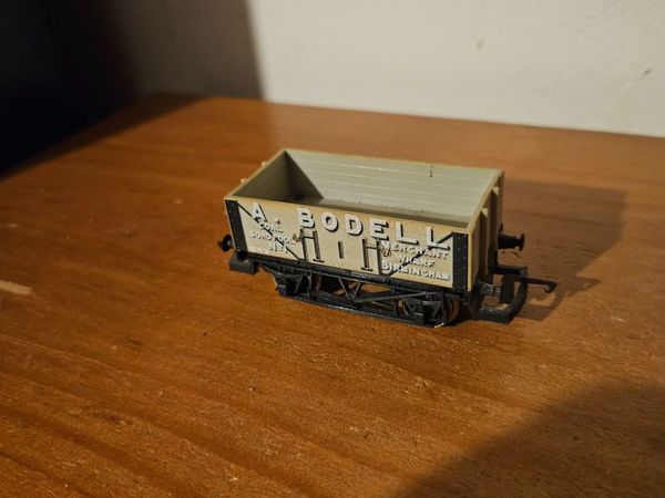 Hornby Lima OO Gauge Wagon - Main image