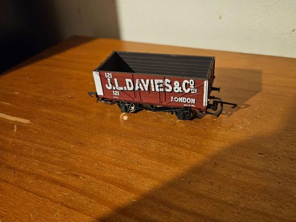 Hornby Lima OO Gauge Wagon - Main image
