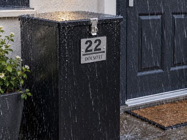 Parcel Delivery and Collection Box (Personalised) - Main image