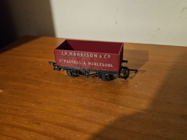 Hornby Lima Triang OO Gauge Wagon - Main image