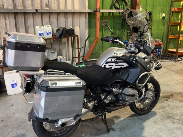 BMW GS1200 Adventure - Main image