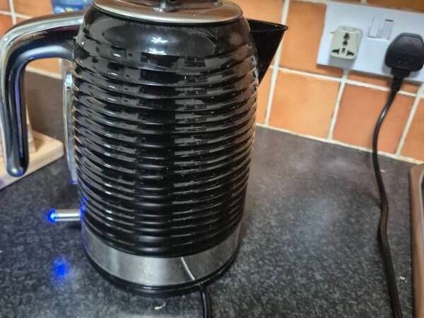 ELectric Kettle Russel Hobbs excellent condn - Main image