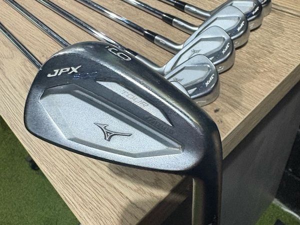 Mizuno JPX900 Tour Irons - Main image