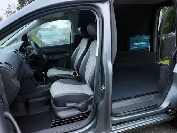 VW Caddy Trendline. New CVRT. 199 KM - Main image