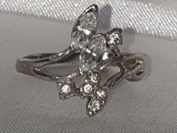Vintage Silver & White Sapphire Ring Size 'P/7.5' - Main image