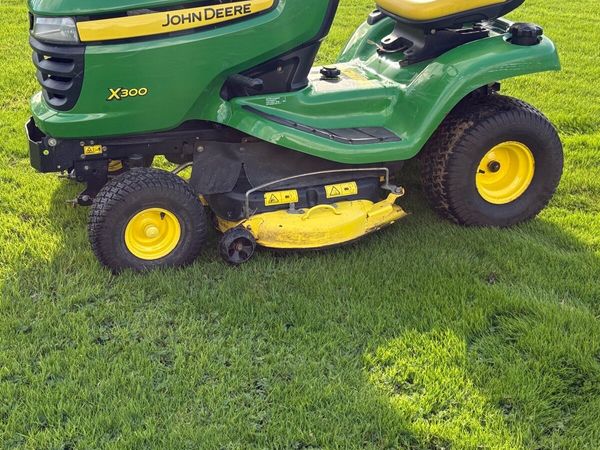 John Deere x300 ride on - Main image