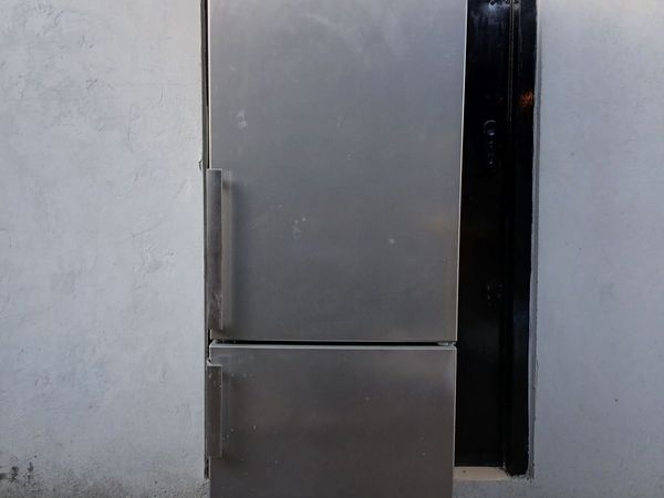 A FRIDGE AND FREEZER - Main image