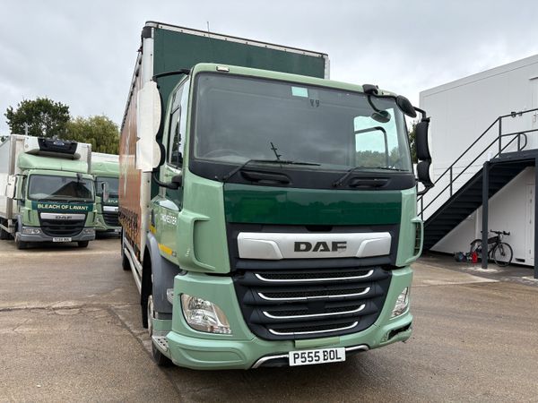 DAF CF260 CURTAINSIDE ONLY 267K KMS! - Main image