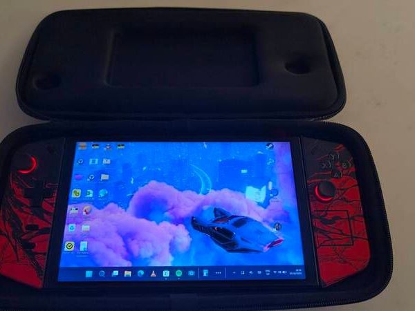 Lenovo Legion Go Z1 Extreme 512GB Handheld - Main image