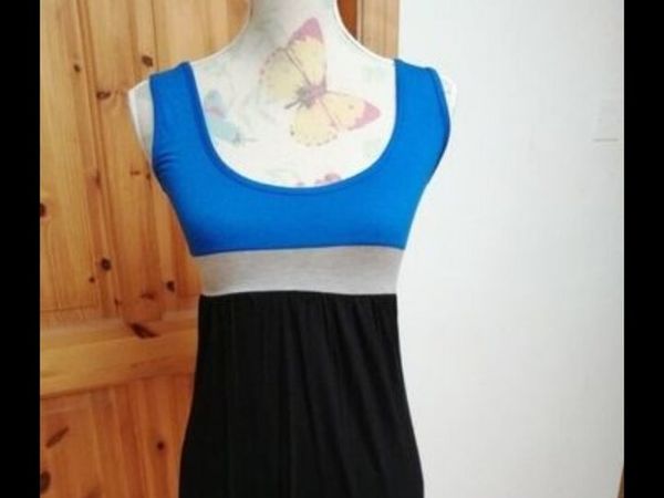 Ladies Jam Top. New with tags size 10/12. With Str - Main image