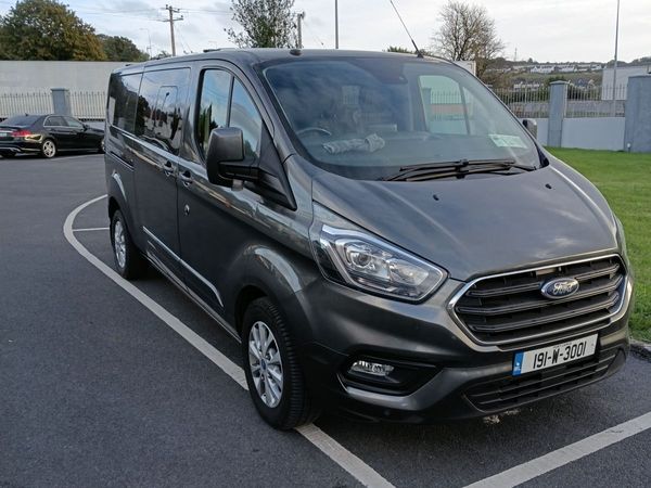 191 Ford Transit Custom 6 seater crew cab van - Main image