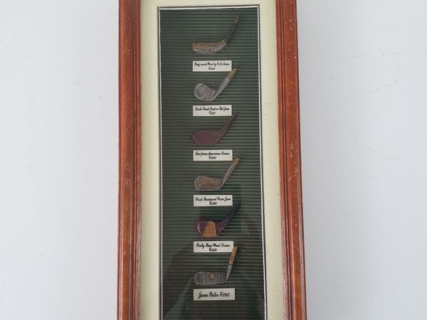 Golf club shadow box picture with replica clubs - Main image
