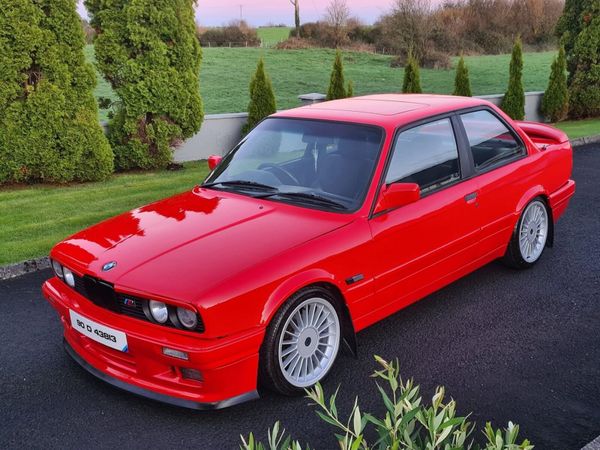 BMW E30 318is - Main image