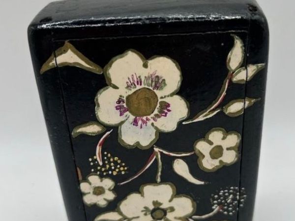 Vintage hand painted Kashmiri sliding trinket box - Main image