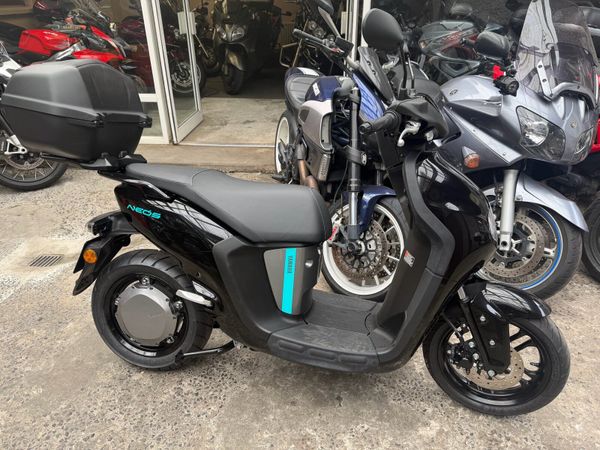 2025 Yamaha Neos Electric Scooter - Main image