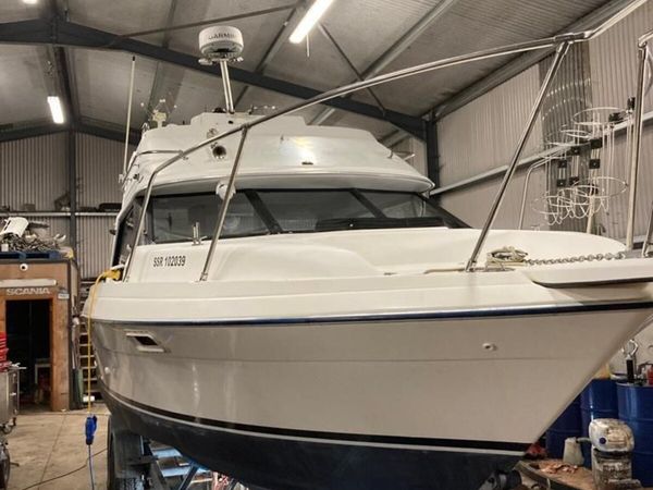 Bayliner 2556 Flybridge 25ft. - Main image
