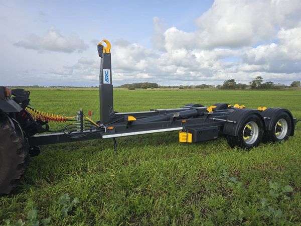TWIN AXLE HOOKLIFT HOOKLOADE FARM TRAILER - Main image