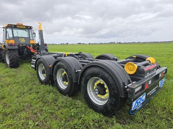 3 AXLE HOOKLIFT HOOKLOADER TRAILER FARM TRAILER - Main image
