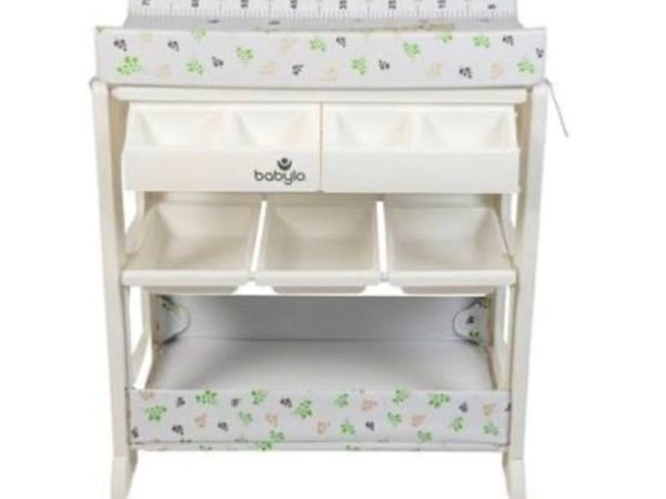 Baby Changing Table and Bath - FREE - Main image