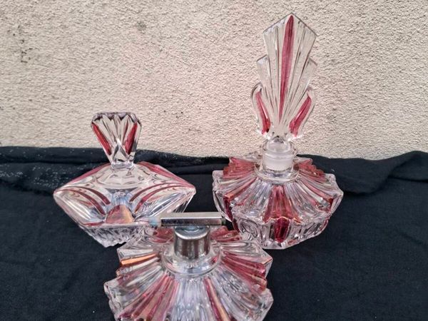 Red vintage perfume set - Main image