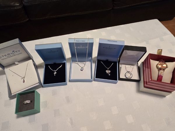 Selection of silver jewellery - Main image