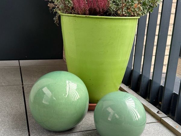 2 ceramic decorative balls - Main image