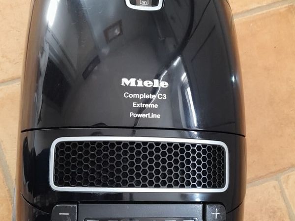 Miele vacuum cleaner - Main image
