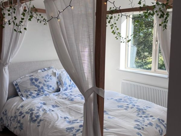 Four Poster Bed  king size - Main image