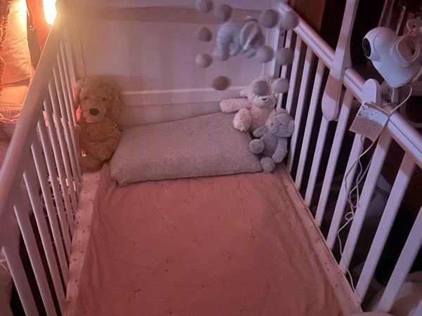 Cot/sofa bed , mattress and musical - Main image
