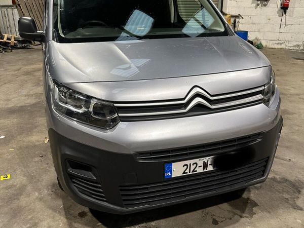 2021 Berlingo 1.5 diesel 5 Speed ( Not Crashed) - Main image