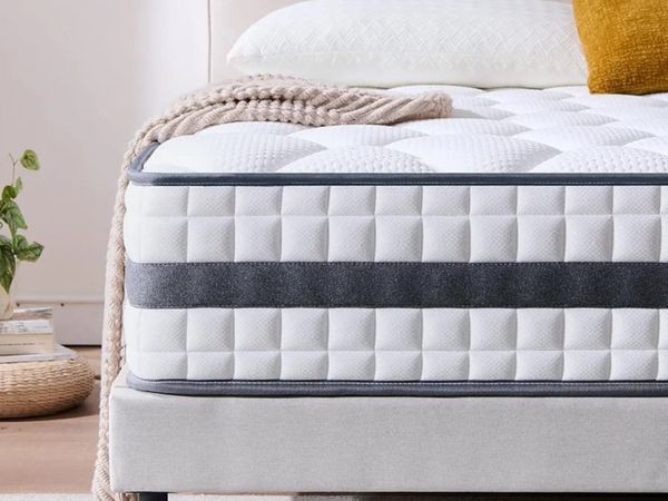 Hybrid Double Mattress 4FT6, 135 x 190 x 22 cm
Hyb - Main image