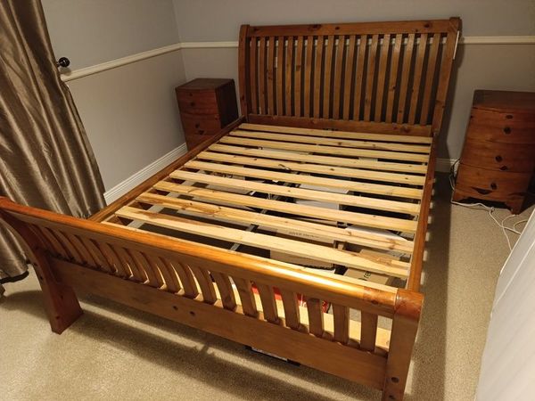 King size bed - Main image