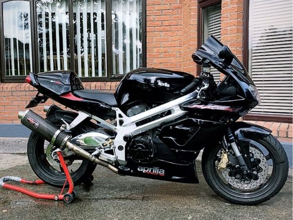 Aprilia falco - Main image