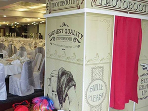 Vintage Photo Booth Hire - Main image