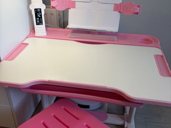 kids desk and chair set - Main image