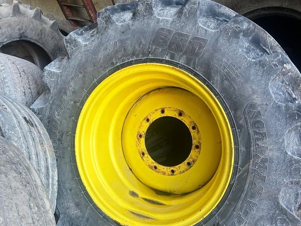 JOHN DEERE FLOTATION TYRES & RIMS 🚜 - Main image