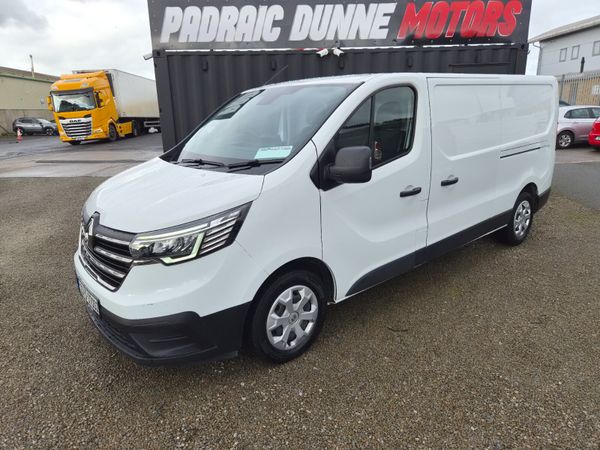 231 Renault Trafic 2.0 Immaculate Condition - Main image