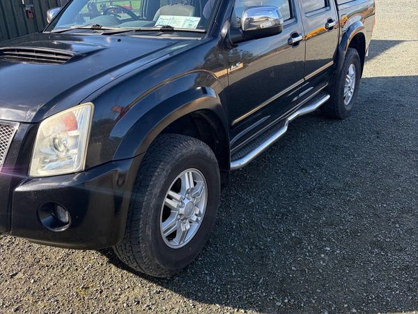 2010 Isuzu Dmax - Main image