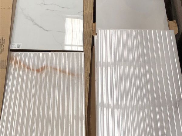 Free tiles to take away - Main image