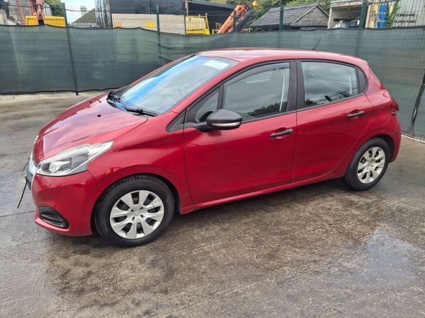 182 Peugeot 208  1.2 Petrol Very Light Damage - Main image
