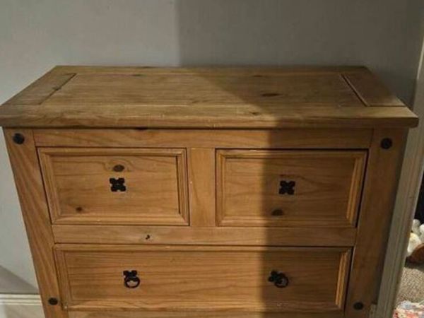 Dresser draw unit Mexican pine - Main image