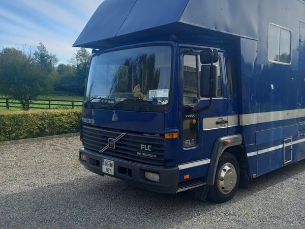 Volvo FLC 7.5T Horse Lorry - Main image